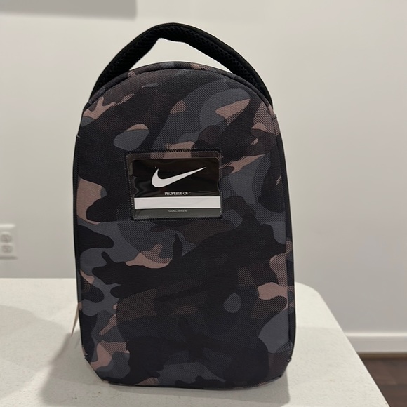 Nike Insulated Lunch Box - Picture 2 of 6